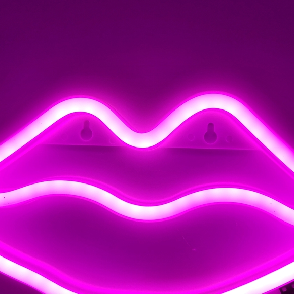 Pink lips Neon Led light - Picture 3 of 10